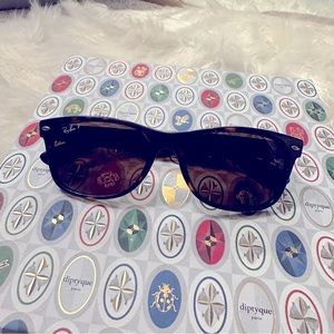 Ray-Ban Wayfarer Brown Tortoise Sunglasses